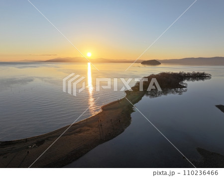 幻の道に夕日が沈む 幻の道に夕日が沈む 110236466