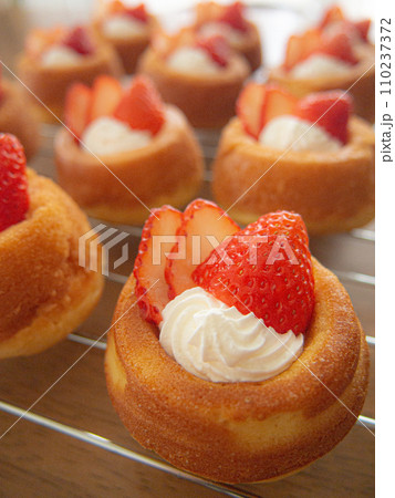 お菓子作り　サバラン 110237372