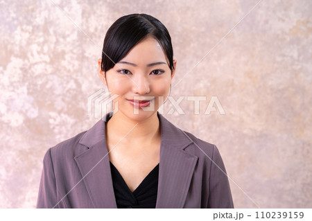 素敵なキャリア女性 110239159