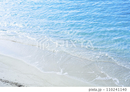 ブセナ海中公園の白い砂浜と青い海 沖縄県名護市 ブセナ海中公園の白い砂浜と青い海 沖縄県名護市 110241140