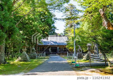 伯耆一ノ宮倭文神社 拝殿 鳥取県東伯郡湯梨浜町 伯耆一ノ宮倭文神社 拝殿 鳥取県東伯郡湯梨浜町 110241302