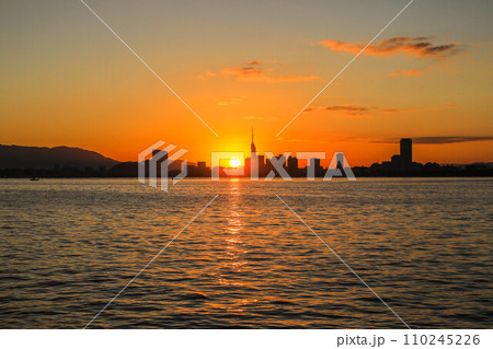 能古島から見た初日の出 能古島から見た初日の出 110245226