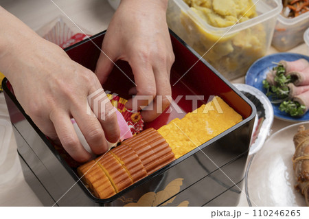 おせち料理 110246265