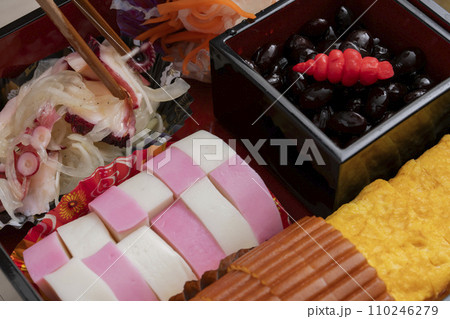 おせち料理 110246279