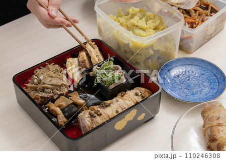 おせち料理 110246308