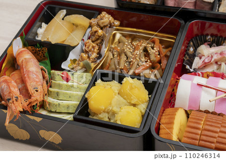 おせち料理 110246314