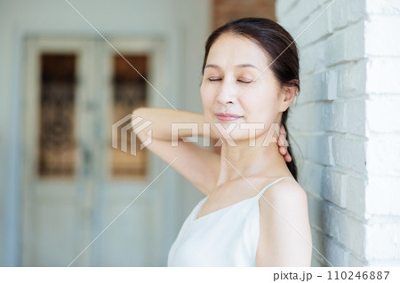 シニア女性のポートレート 110246887