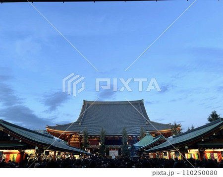 浅草寺の新年 浅草寺の新年 110250080