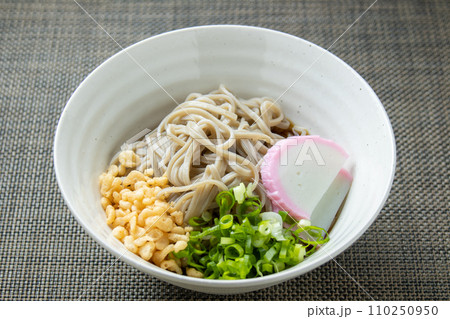 ぶっかけそば(冷)。 ぶっかけそば(冷)。 110250950