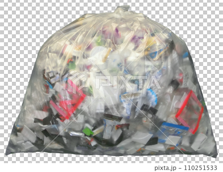プラスチックの資源ゴミが入った半透明のポリ袋 110251533