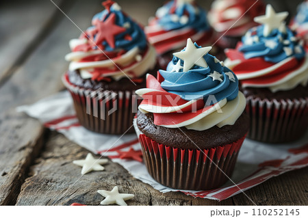 Patriotic Cupcakes: Stars and Stripes on Independence Day Treats 110252145