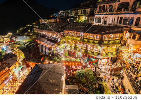 台湾 夜の九份 台湾 夜の九份 110256238