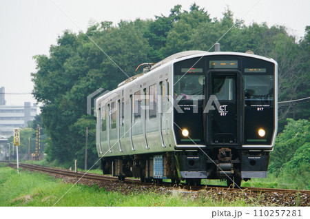 日田彦山線で試運転を行う817系電車(試作蓄電池電車) 日田彦山線で試運転を行う817系電車(試作蓄電池電車) 110257281