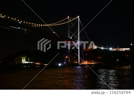 夜の関門橋～下関から眺める～ 110258704