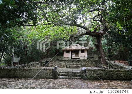 瀬底土帝君 110261748