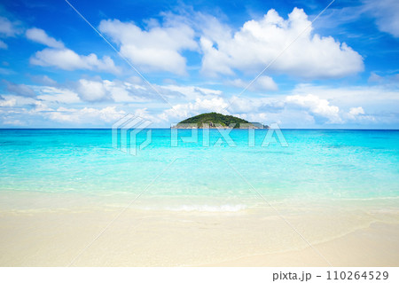 Beautiful landscape of the Similan Islands, Thailand 110264529