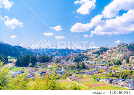 【里山の春】小川村・二反田の桜【長野県】 【里山の春】小川村・二反田の桜【長野県】 110266958