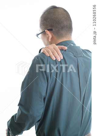 肩の痛みイメージ 110268556