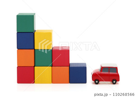 積み木と車 110268566