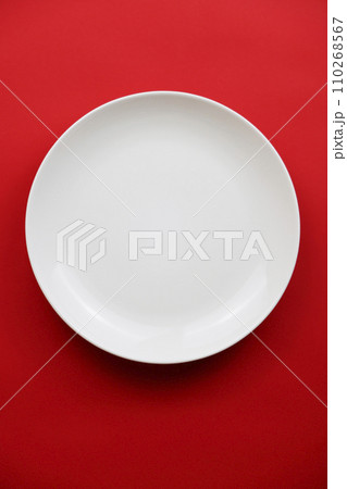 背景_お皿 110268567