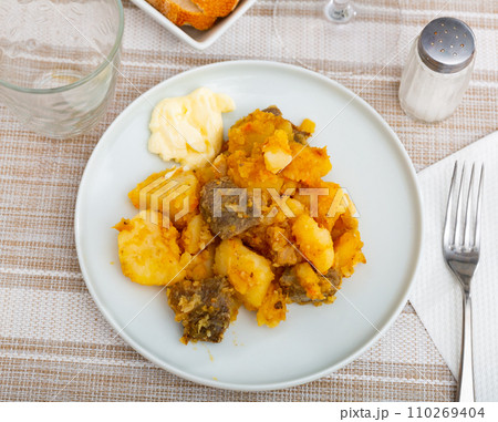 Homemade stewed veal with potato and carrot Homemade stewed veal with potato and carrot 110269404