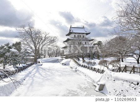 冬の北海道松前町で松前城址公園の風景を撮影 冬の北海道松前町で松前城址公園の風景を撮影 110269603
