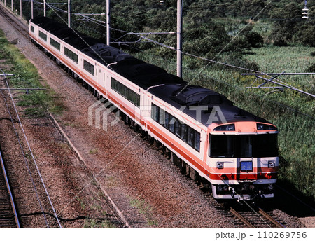 1987年　千歳線美々駅付近を走る特急北斗 110269756