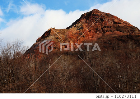 冬の昭和新山 冬の昭和新山 110273111