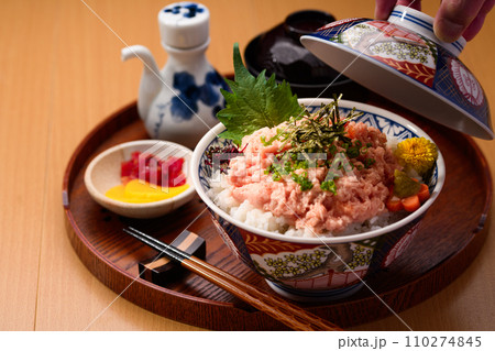 ねぎとろ丼 まぐろのたたき丼　 110274845