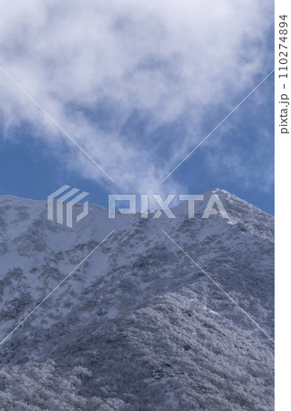 冬山登山のイメージ　大山 110274894