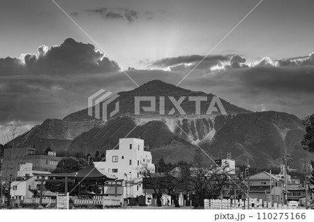 神秘的な武甲山 神秘的な武甲山 110275166