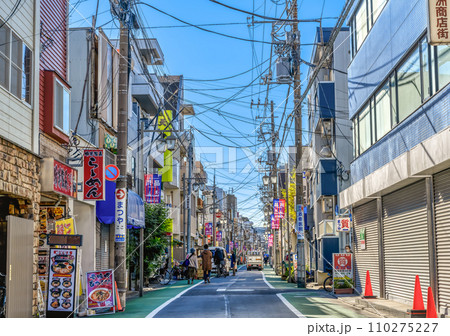 品川区東大井の都市風景 鮫洲駅 鮫洲商店街 品川区東大井の都市風景 鮫洲駅 鮫洲商店街 110275227