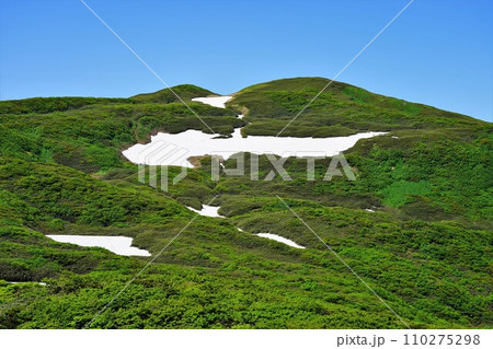 西焼石岳の残雪 110275298