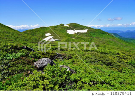 焼石岳9合目からの西焼石岳 110279411