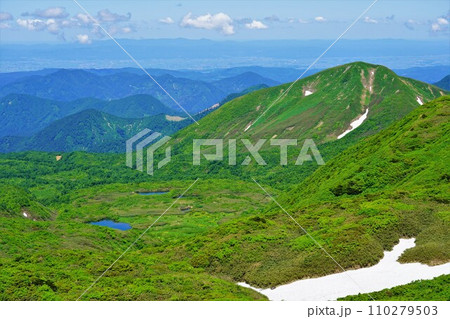 焼石岳9合目からの三界山・焼石沼・横手盆地 焼石岳9合目からの三界山・焼石沼・横手盆地 110279503