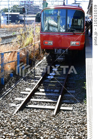 終着駅の車止め　名古屋鉄道 豊川稲荷駅 110281039