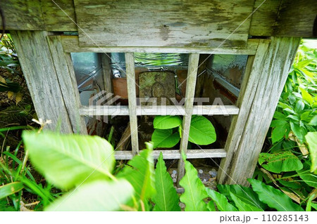 和賀岳の薬師岳頂上の祠 110285143