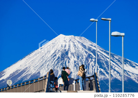 外国人に人気のインスタスポット 富士山夢の大橋 外国人に人気のインスタスポット 富士山夢の大橋 110285776