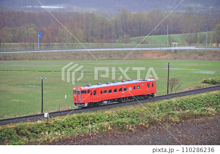 根室本線　下金山ー山部　JR北海道　キハ40-1758（釧路） 110286236