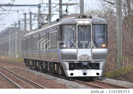 室蘭本線　虎杖浜　JR北海道　785系　NE-1編成（札幌）　すずらん 110286353