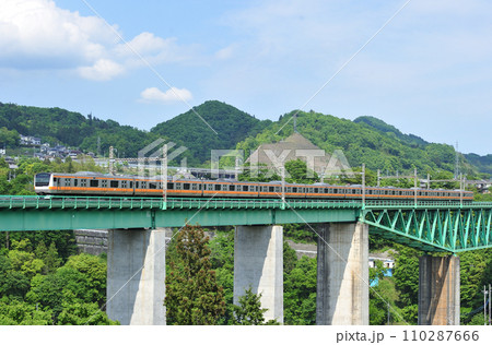 中央本線 鳥沢ー猿橋 JR東日本 E233系0番台 T18編成(豊田) 中央本線 鳥沢ー猿橋 JR東日本 E233系0番台 T18編成(豊田) 110287666