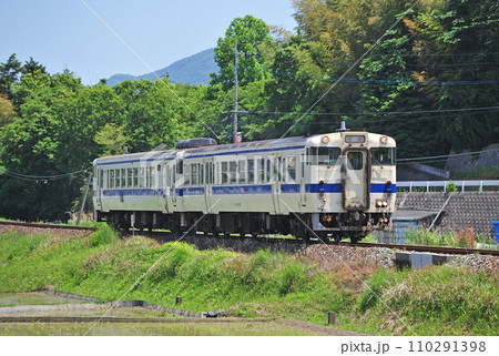 日田彦山線　志井ー志井公園　JR九州　キハ147-1057+キハ140-2041（直方） 110291398