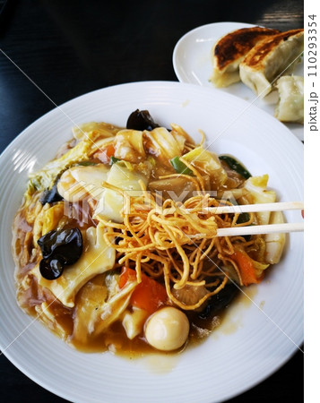 ジャンボ餃子とかた焼きそば 110293354