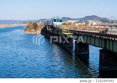 【牟岐線】牟岐駅へ向かう臨時特急やくおうじ1号 110294343
