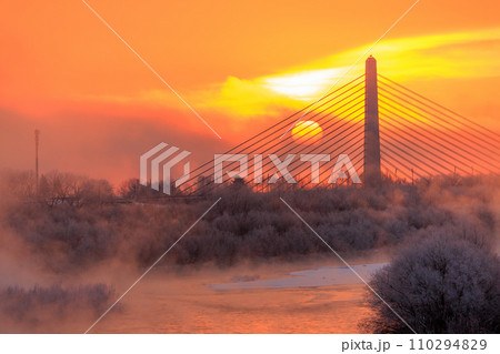 早朝の気嵐 早朝の気嵐 110294829