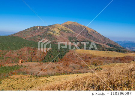 涌蓋山登山「みそこぶし山から望む涌蓋山」 110296097