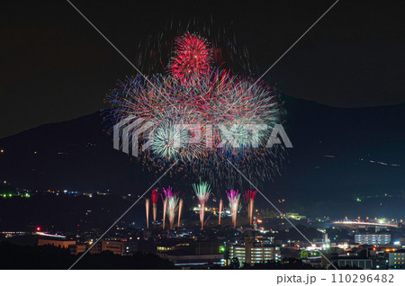 高台から望む玉名花火大会 高台から望む玉名花火大会 110296482