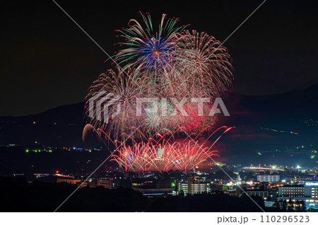 高台から望む玉名花火大会 高台から望む玉名花火大会 110296523