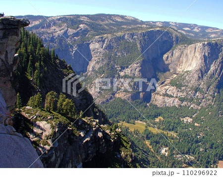 アメリカ合衆国 世界遺産 ヨセミテ国立公園 ヨセミテ渓谷 グレイシャーポイント 涸れたヨセミテ滝 アメリカ合衆国 世界遺産 ヨセミテ国立公園 ヨセミテ渓谷 グレイシャーポイント 涸れたヨセミテ滝 110296922