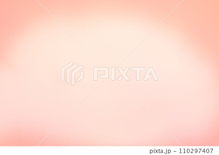 うす赤色のふんわりとした空間・スペース背景 110297407